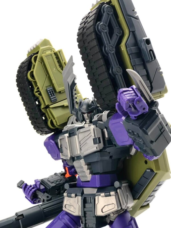 Fans Hobby MB 17 Meg Tyranno Armada Megatron Official Color